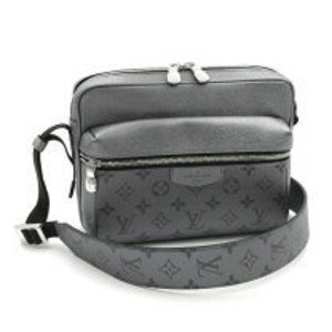 Louis Vuitton Messenger Taiga Monogram Crossbody Bag